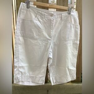 Northern Reflections Women’s white cotton town shorts size 10